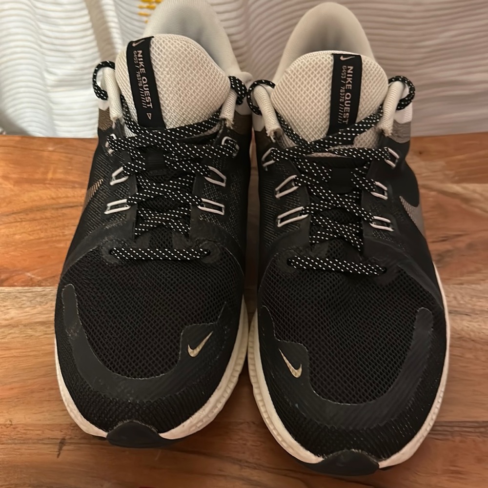 Nike Quest , Size 9.5, Black, Cream and Gold